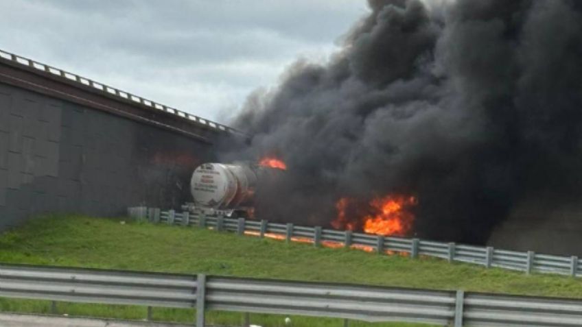 Se incendia autotanque tras volcadura en carretera Querétaro-San Luis Potosí