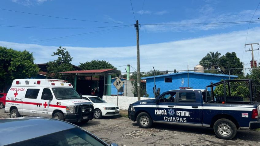 Alumno encuentra pistola calibre 9 mm abandonada en patio de escuela primaria de Chiapas