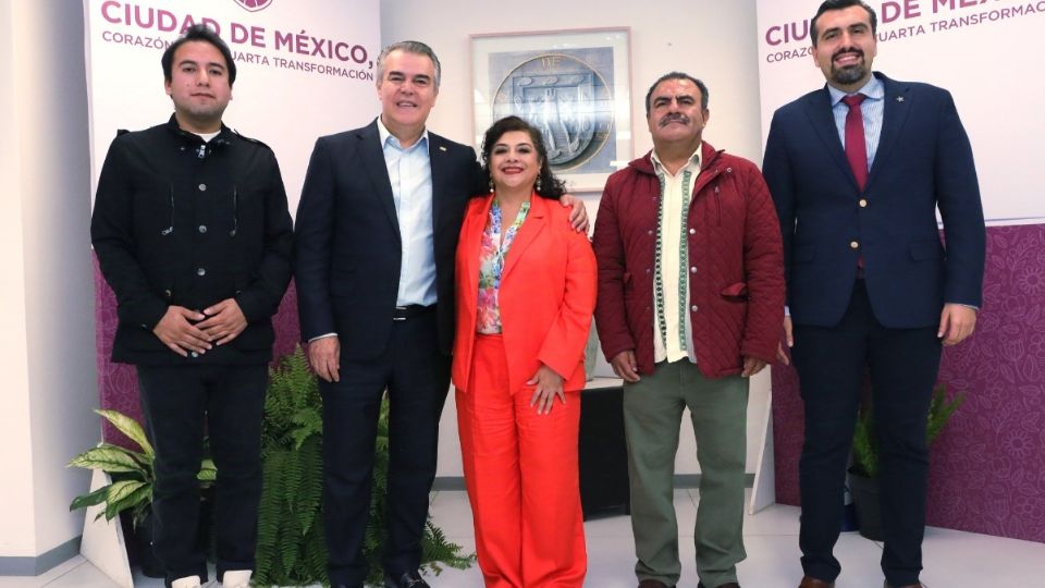 Clara Brugada junto a líderes empresariales