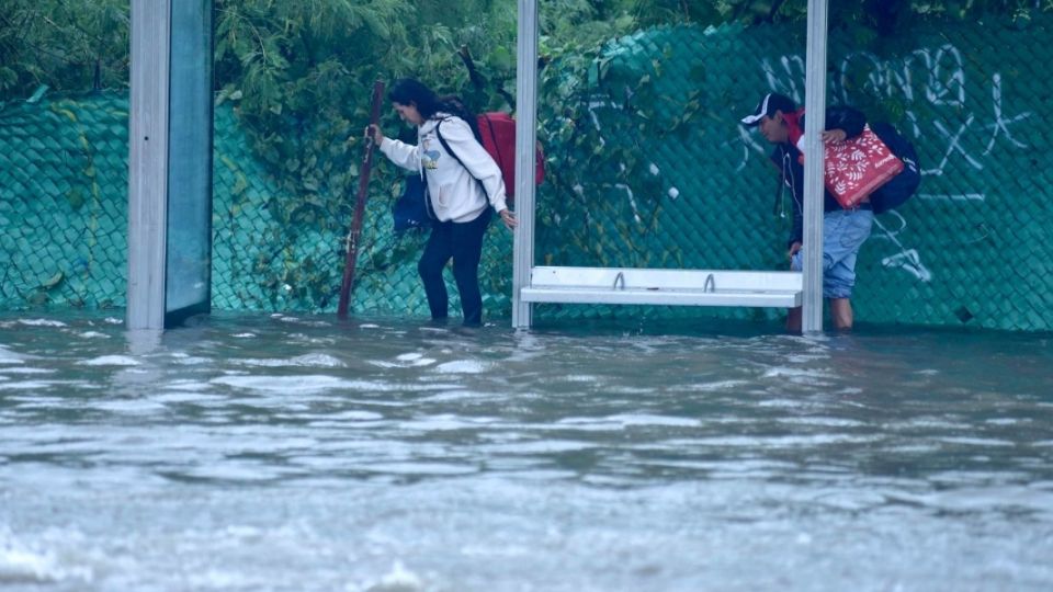 Por indicaciones de la gobernadora, Evelyn Salgado Pineda, la SGIRPCGRO apertura un refugio temporal en la Escuela Primaria Adolfo López Mateos