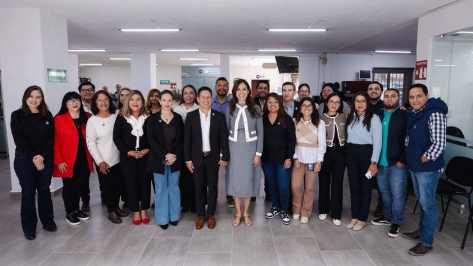 La gobernadora, acompañada por el secretario de Salud, Gabriel Alfredo Cortés Alcalá, visitó el Hospital General Guanajuato 'Dr. Valentín Gracia