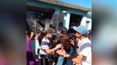 Intentan linchar a dos alumnas que abusaron sexualmente de una niña con discapacidad: VIDEO