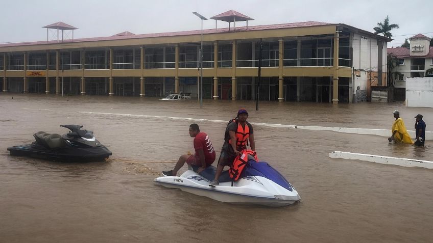 Declaran emergencia para Acapulco y ocho municipios por el paso de "John"