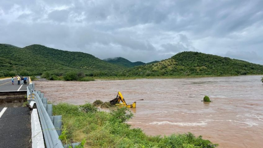 John causa deslaves, colapso de puentes y caída de árboles en Michoacán