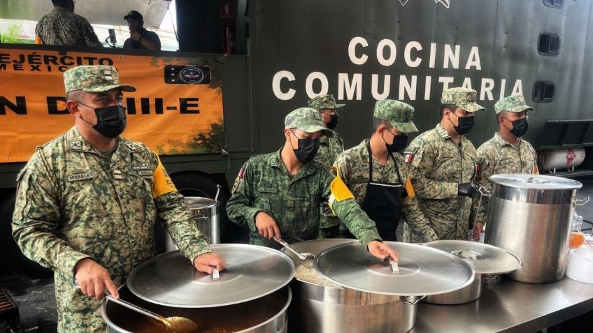 En Acapulco, Ejército reparte más de 5 mil comidas calientes para damnificados por John