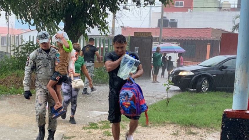 Suman 15 fallecidos y mil personas en refugios tras paso de huracán John en Guerrero: AMLO