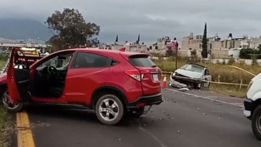 Fuerte choque entre dos vehículos deja un conductor muerto en la Autopista México-Pirámides