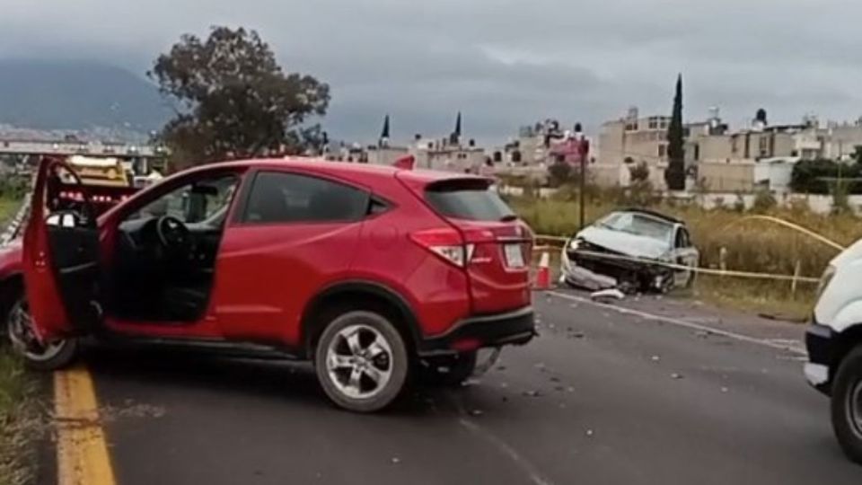 Accidente vial en la autopista México - Pirámides