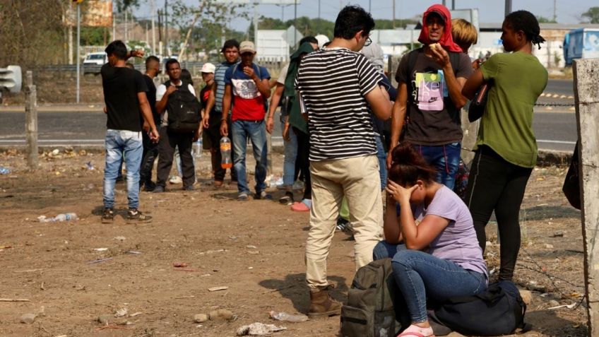 Cientos de migrantes atrapados en la frontera sur: Inami niega numerosos permisos