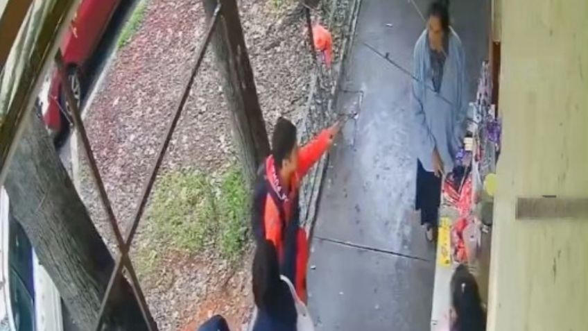 VIDEO: así golpeó un joven a esta señora de la tercera edad en la CDMX