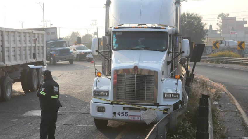 VIDEO: asaltantes asesinan a trailero al intentar robarlo en la autopista Lechería-Tultitlán