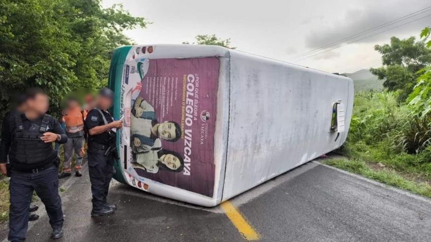 Accidente de autobús en Colima deja una persona muerta y 7 lesionados