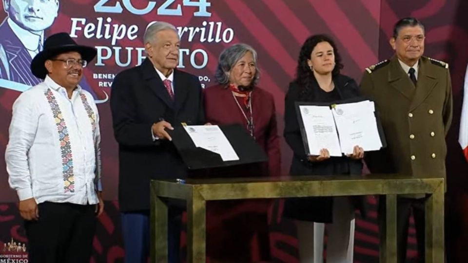 El presidente estuvo acompañados de la Secretaria de Gobernación y el titular de la Sedena.