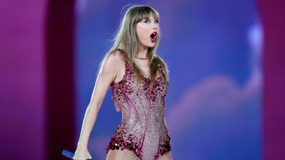 Taylor Swift durante su concierto Eras Tour en el estadio Monumental, en Buenos Aires, Argentina.