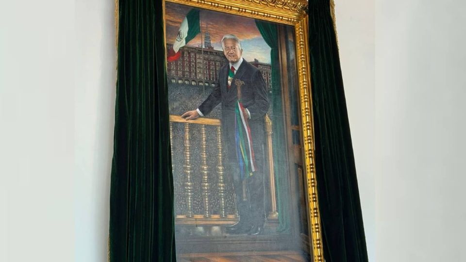 AMLO devela cuadro en la Galería de los Presidentes en Palacio Nacional