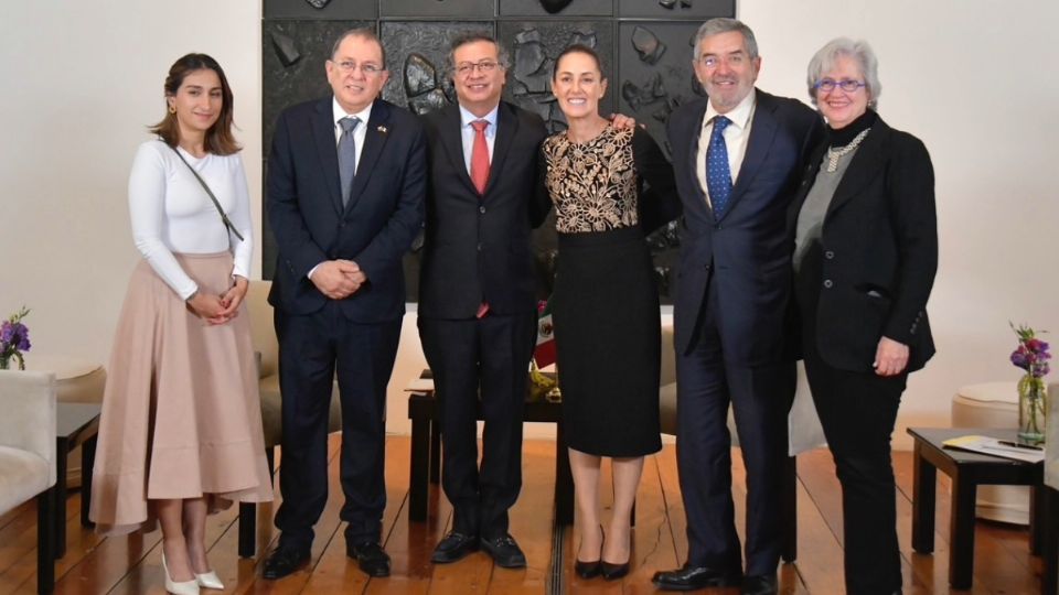 La presidenta electa se reunió con los mandatarios y representantes de países que acudirán a su toma de protesta.