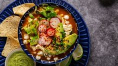 Tres reglas de modales para comer pozole durante las fiestas patrias