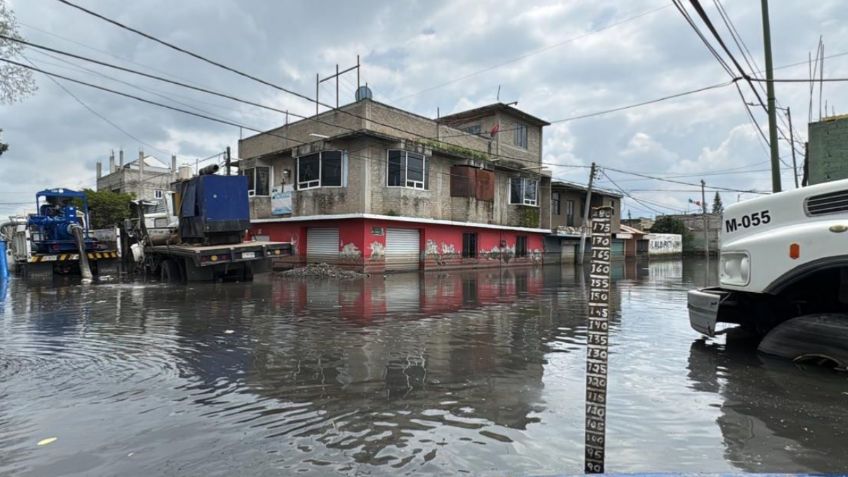 Reducen en Chalco niveles de agua en zonas afectadas, anuncian limpieza y sanitización