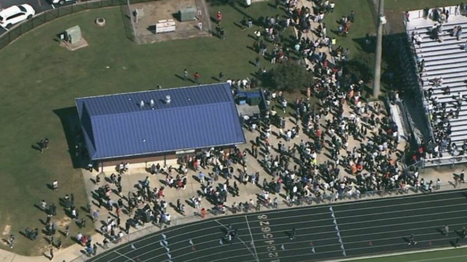 El tiroteo se registró en una secundaria de Georgia.