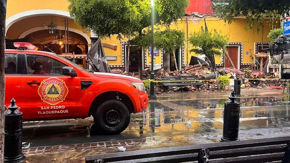 Las autoridades siguen trabajando en evitar el colapso de la estructura