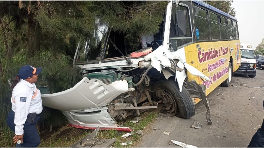 Camión de pasajeros embiste a camioneta en la carretera Chalco-Tláhuac: reportan varios heridos