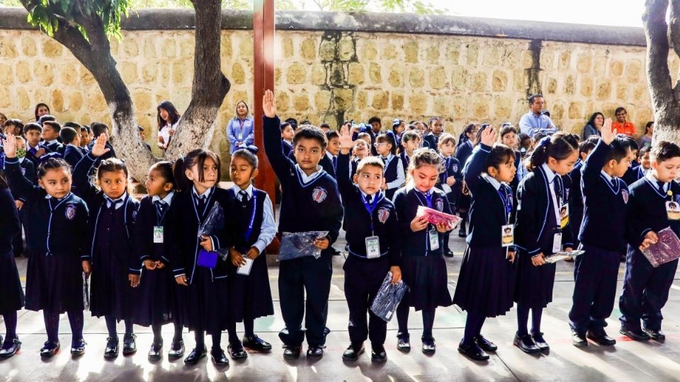 Los alumnos de preescolar, primaria y secundaria tendrán dos fines de semana largos durante septiembre.