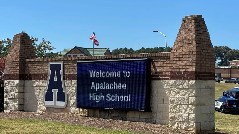 Fachada de Apalachee Higschool, escuela de Georgia donde ocurrió el tiroteo