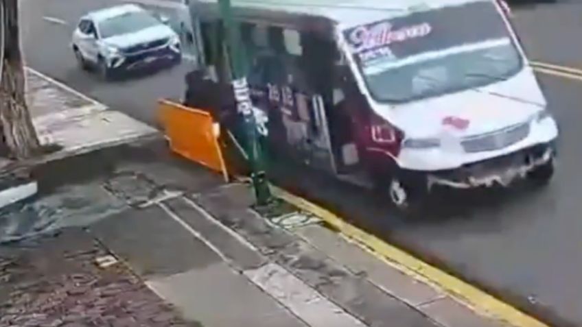 VIDEO: microbusero arrolla a motociclista tras una discusión de tránsito