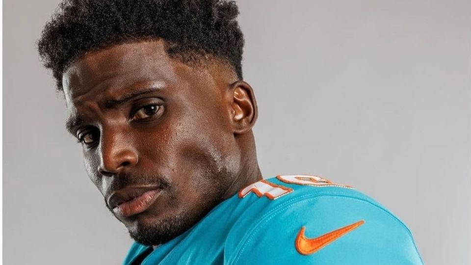 Tyreek Hill fue detenido a las afueras del estadio Hard Rock previo al duelo contra Jaguars