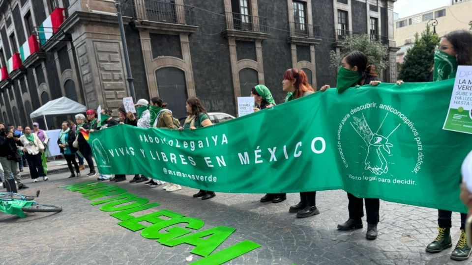 Activistas pro aborto reactivaron las protestas y movilizaciones ante la instalación de la 62 Legislatura local para que se legisle en máximo seis meses.