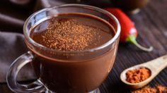 Chocolate caliente con chile, la receta más atrevida para acompañar tus tamales y calentar tus mañanas