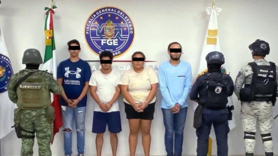 Lograron la captura de 3 hombres y una mujer quienes integraban un grupo delictivo en Guerrero, esto en coordinación con el Ejército