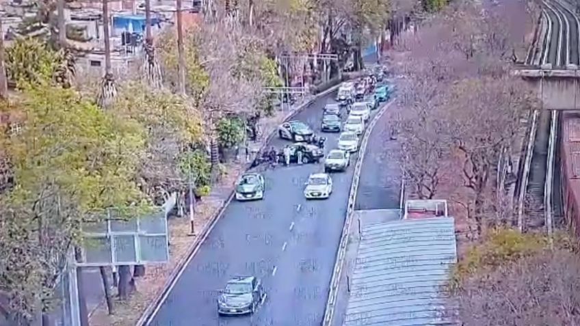 Choque de automóvil contra un árbol en Francisco del Paso y Troncoso causa la muerte de una mujer