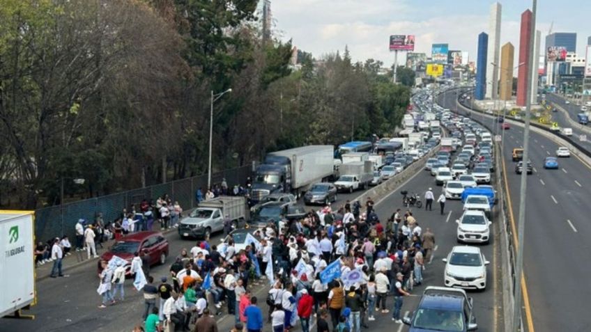 Manifestantes desquician el tráfico en Periférico Norte, amenazan con cerrar todos los carriles con dirección a CDMX