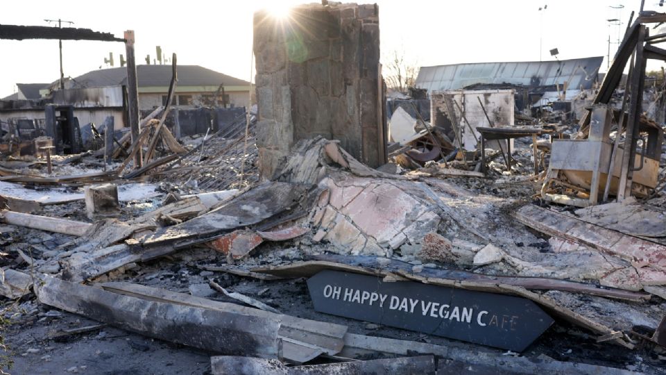 Los restos de una cafetería, en Altadena, tras el paso de las voraces llamas que destruyeron la zona.