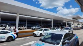 Foto que representa a Sujeto deja su automóvil abandonado en el aeropuerto de Mérida, ahora debe 56 mil pesos de estacionamiento