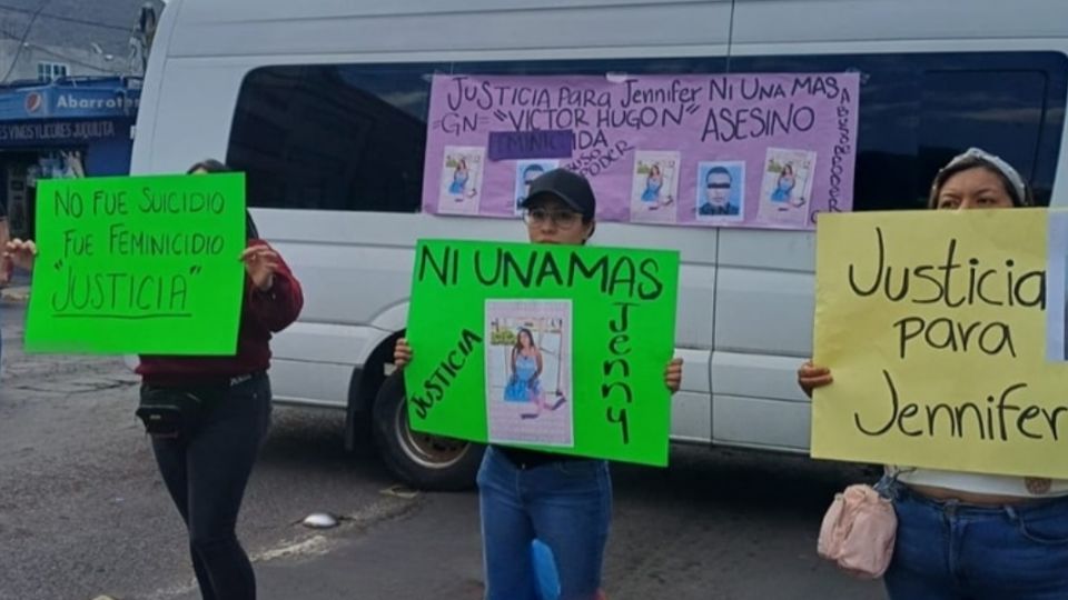 Familiares y amigos encabezaron una manifestación frente a Palacio Municipal