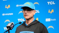 Jim Harbaugh, head coach de Los Angeles Chargers, se someterá a cirugía de cadera