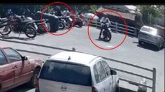 Ladrones roban una motocicleta en menos de 20 segundos dentro de un estacionamiento: VIDEO