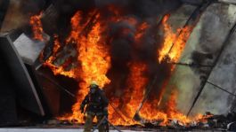 Foto que representa a Las impactantes imágenes del incendio en Sinaloa que arrasó con el Casino Royal Park de Culiacán