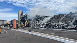 Foto que representa a Incendio consume Casino Royal Park en Culiacán | VIDEOS y FOTOS