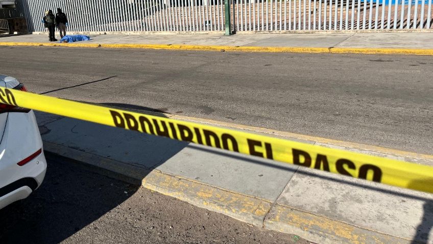 Abandonan cuerpo de exagente de la Fiscalía frente al Congreso de Sinaloa