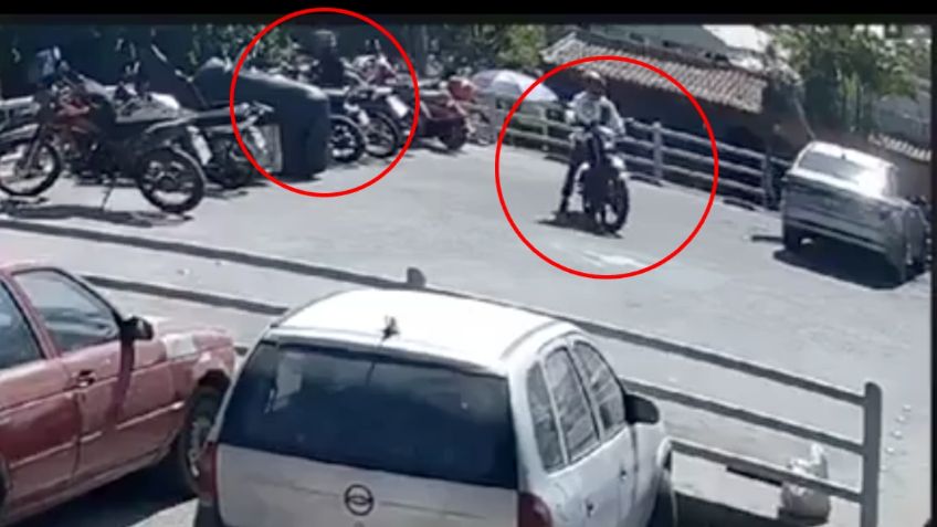 Ladrones roban una motocicleta en menos de 20 segundos dentro de un estacionamiento: VIDEO