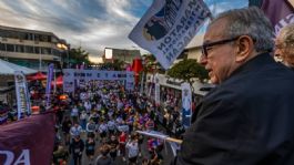 Foto que representa a "Este Maratón es paz", Rocha Moya da el banderazo de salida del Maratón Internacional de Culiacán 2025