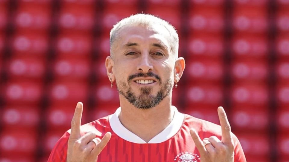 Tras semanas de especulaciones, se confirmó el fichaje de Héctor Herrera en el Toluca