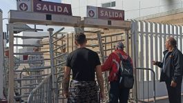 Foto que representa a Cierre temporal del cruce peatonal en la Garita El Chaparral sorprende a usuarios de Baja California