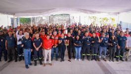 Foto que representa a Evelyn Salgado fortalece la Protección Civil con uniformes para brigadistas y bomberos de Guerrero