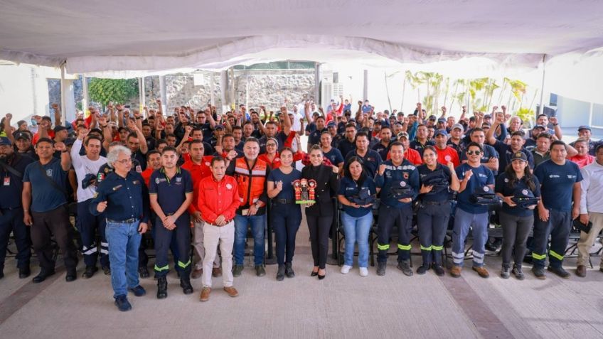 Evelyn Salgado fortalece la Protección Civil con uniformes para brigadistas y bomberos de Guerrero