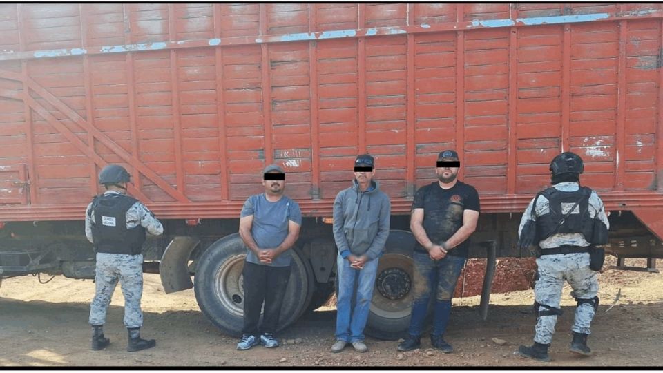 En Sinaloa, elementos de la Guardia Nacional detuvieron a tres personas.