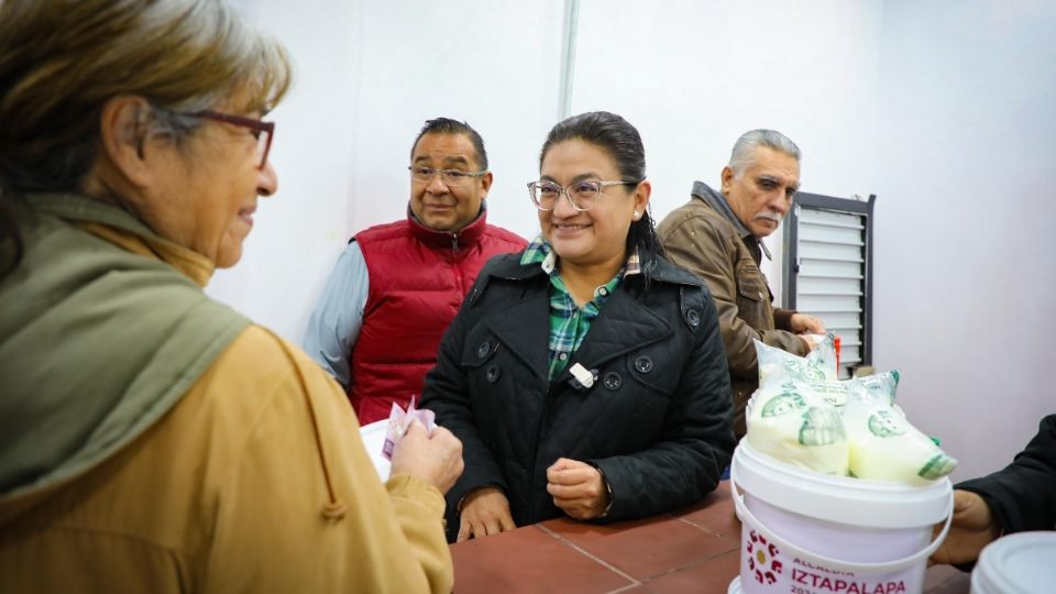 'En estos establecimientos podrán adquirir su leche y productos de excelente calidad a buen precio, productos que son básicos para el hogar', declaró Alavez Ruiz.